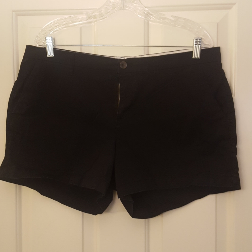 Old Navy black shorts